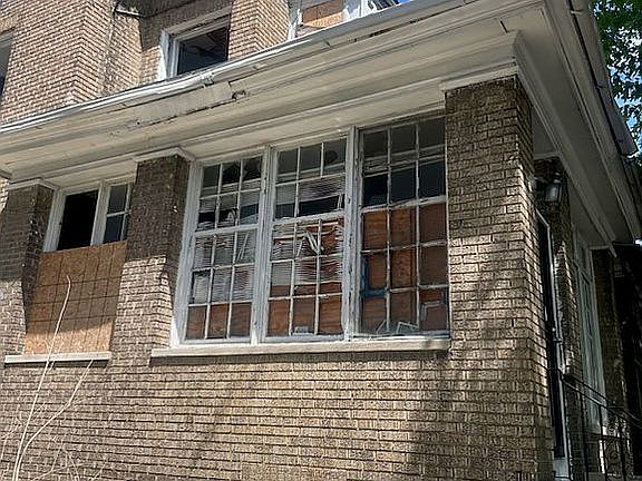 2nd image of 1325 W Roosevelt Blvd