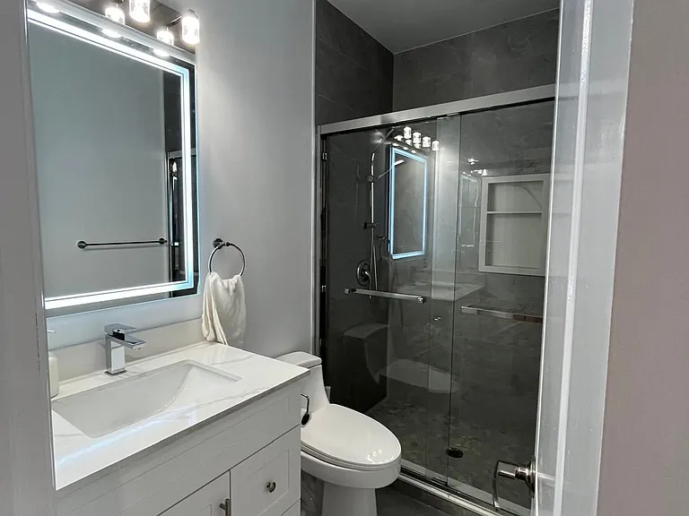 213 Osler St #2 — Photo 10