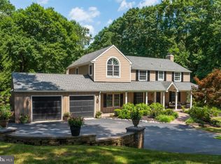 1 Harvey Ln, Malvern, PA 19355