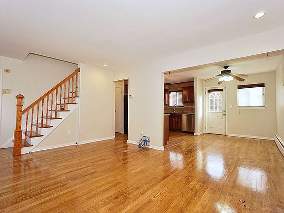 4th image of 481 Gansevoort Blvd