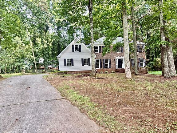 3rd image of 1367 Arlene Ct SW