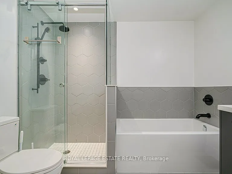 1888 Queen St E #211 — Photo 5