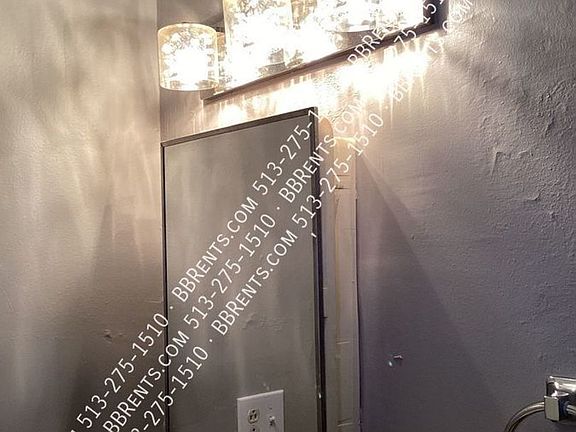 5th image of 1708 W Riverview Ave APT G