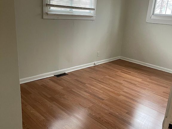 2nd image of 5952 Lucille Ave