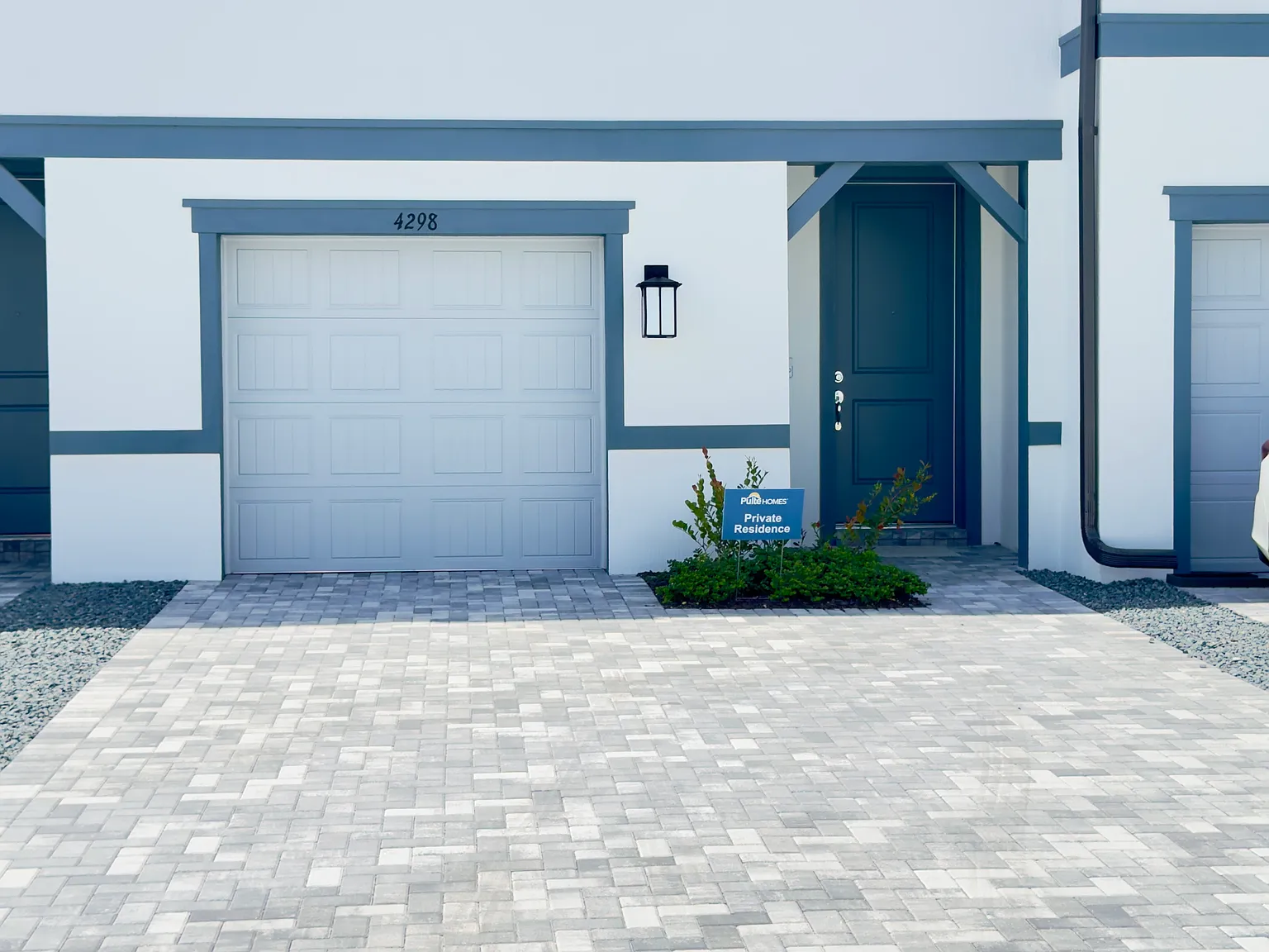 3 bed, 2.5 bath, 1550 sqft, $3,099 — Photo 2
