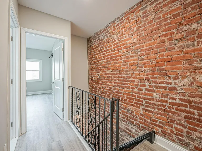 3130 Dickinson St — Photo 26