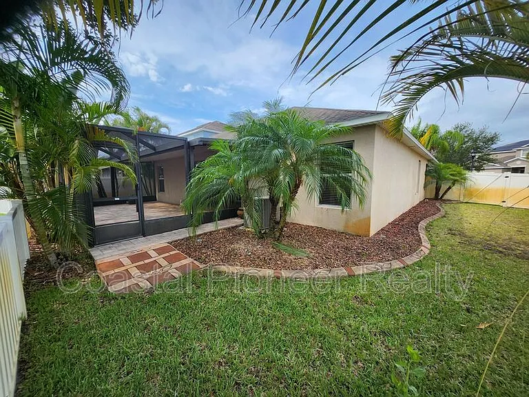 11404 Holmbridge Ln — Photo 63