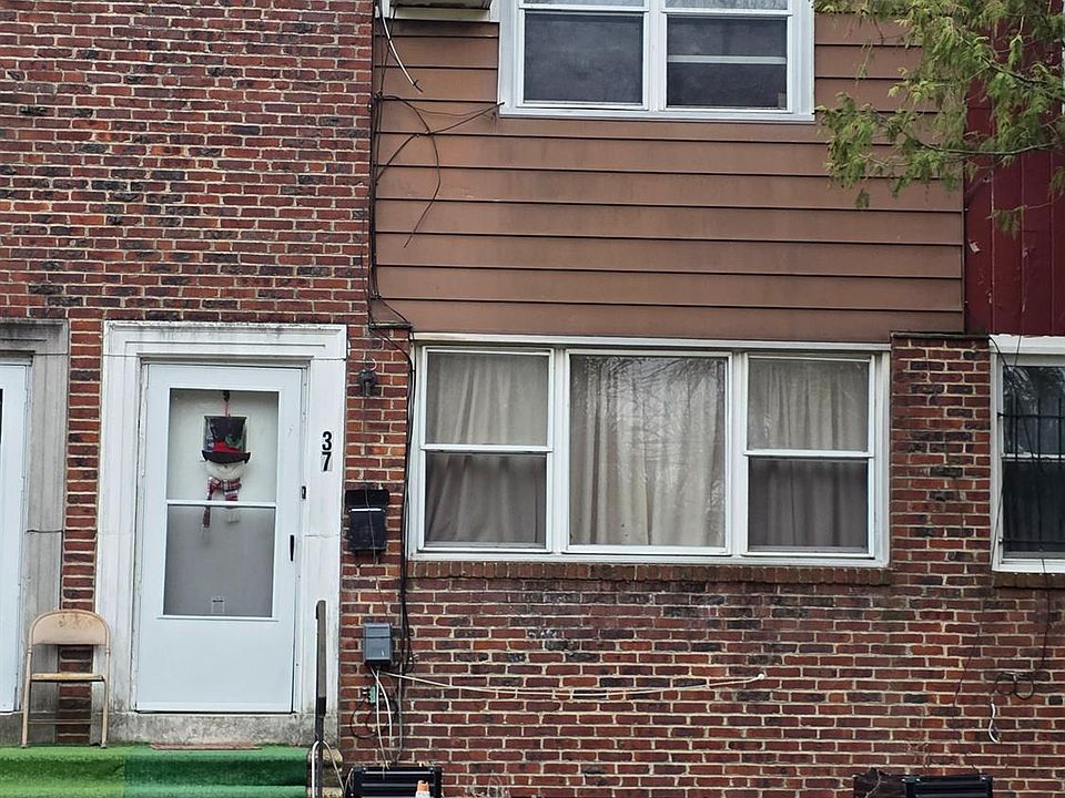 1st image of 37 Bruce Park Dr
