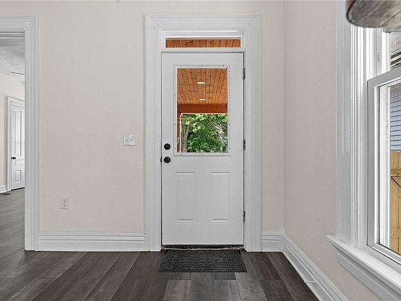 5th image of 125 Perrine St