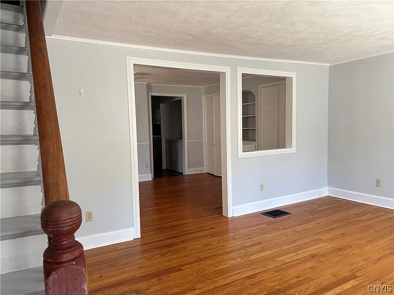 135 W Mohawk St — Photo 3