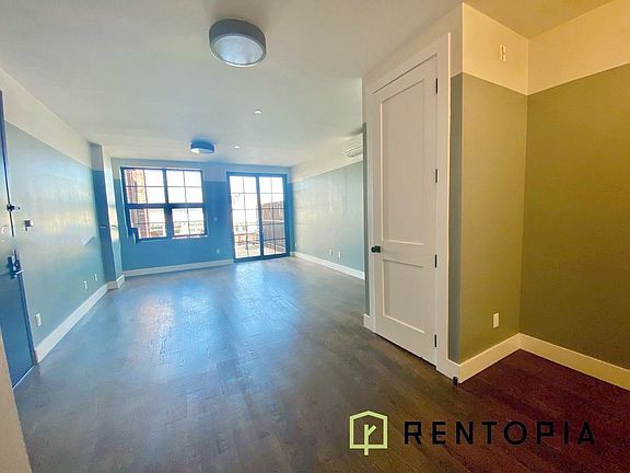 4th image of 187 Kent Ave #641