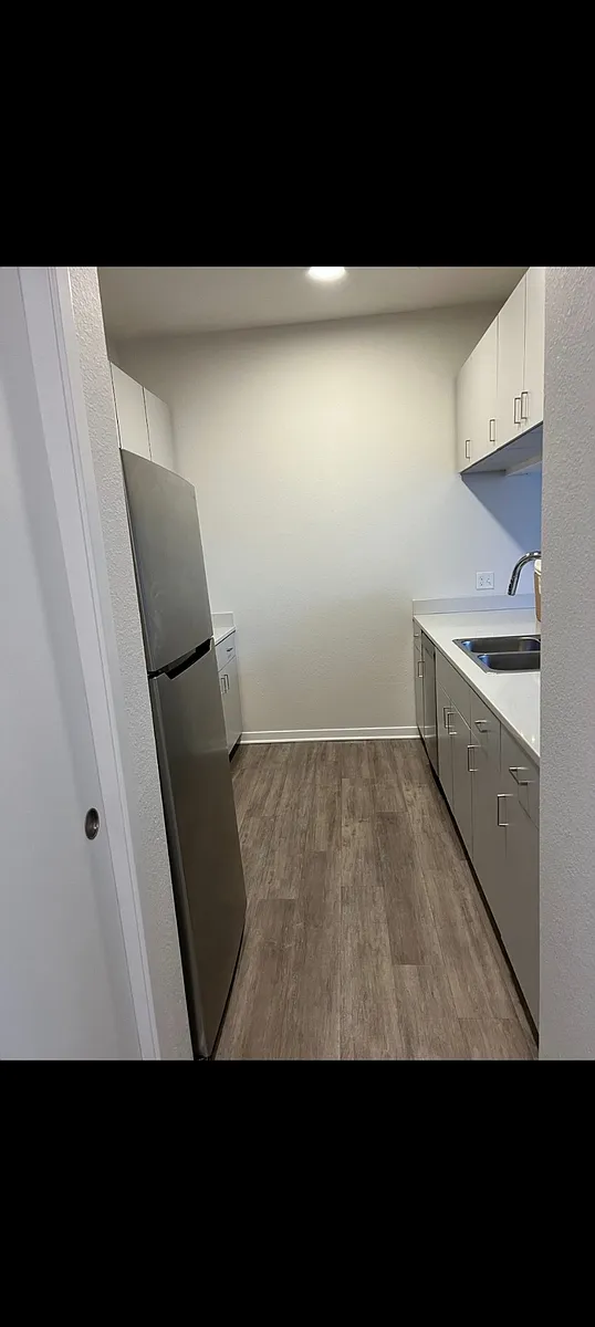 Building Photo - 1603 E Kalamazoo St #301