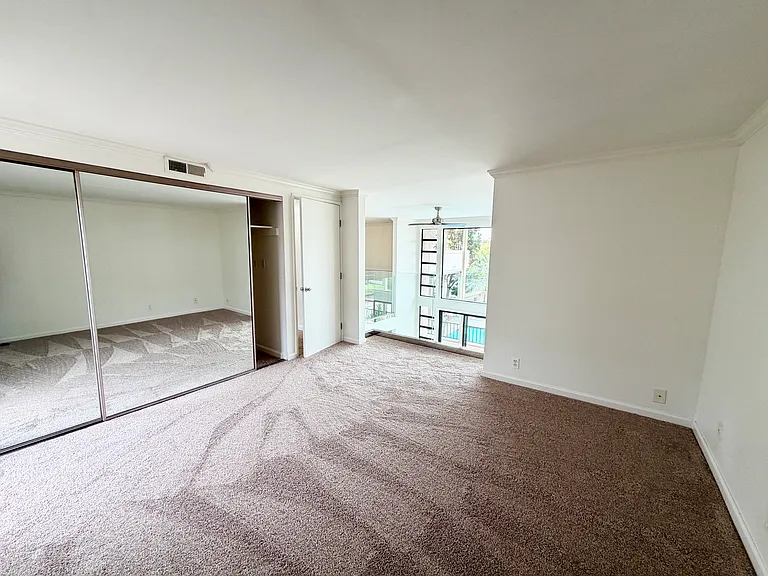 2525 E 19th St #10 — Photo 15