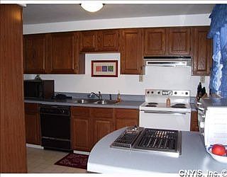 3rd image of 5984 Alastair Dr