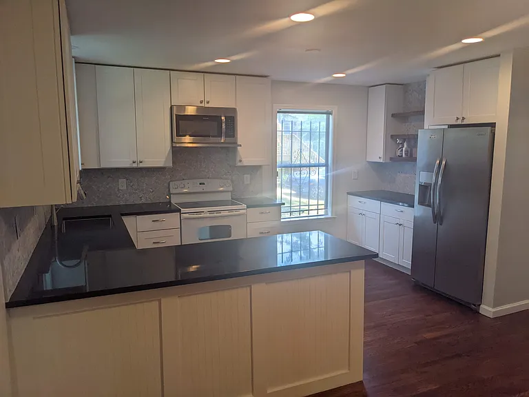 924 Smith St SW — Photo 39