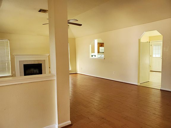 3rd image of 7015 Greenwood Point Dr