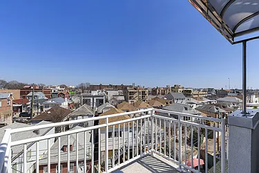 Sold by Thomas Lipovetsky, LREB