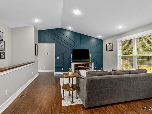 4th image of 11395 Hunters Meadow Dr