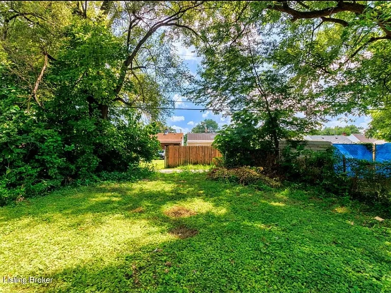 2220 W Oak St — Photo 21