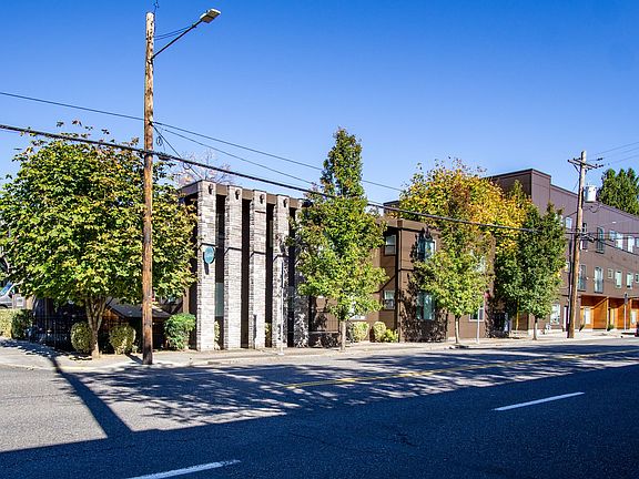 2nd image of 5607 E Burnside St #5625-303