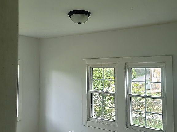 2nd image of 502 Staunton Ave