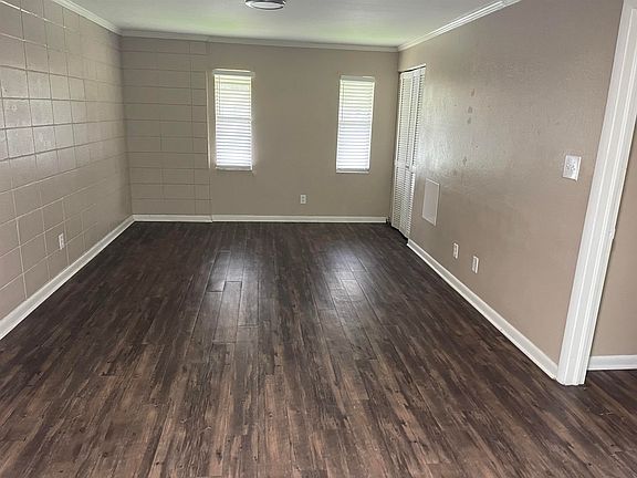 2nd image of 1919 Dawsey St APT 4
