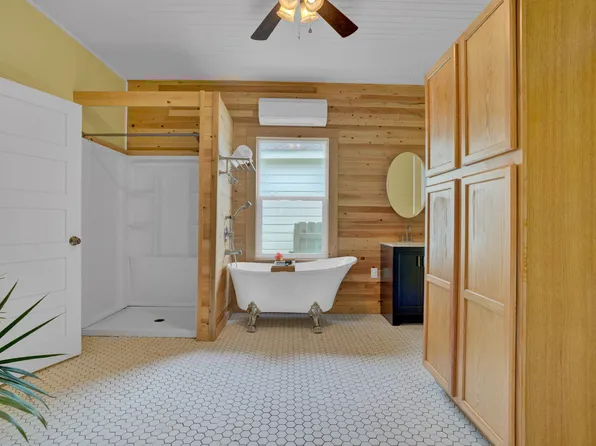1505 W Garden St, Pensacola, FL