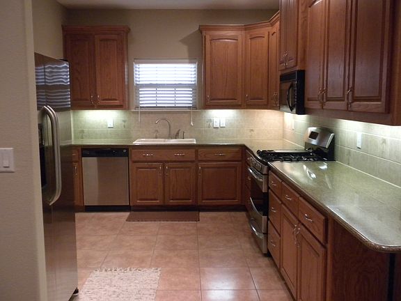 3rd image of 8 Olde Towne Ln