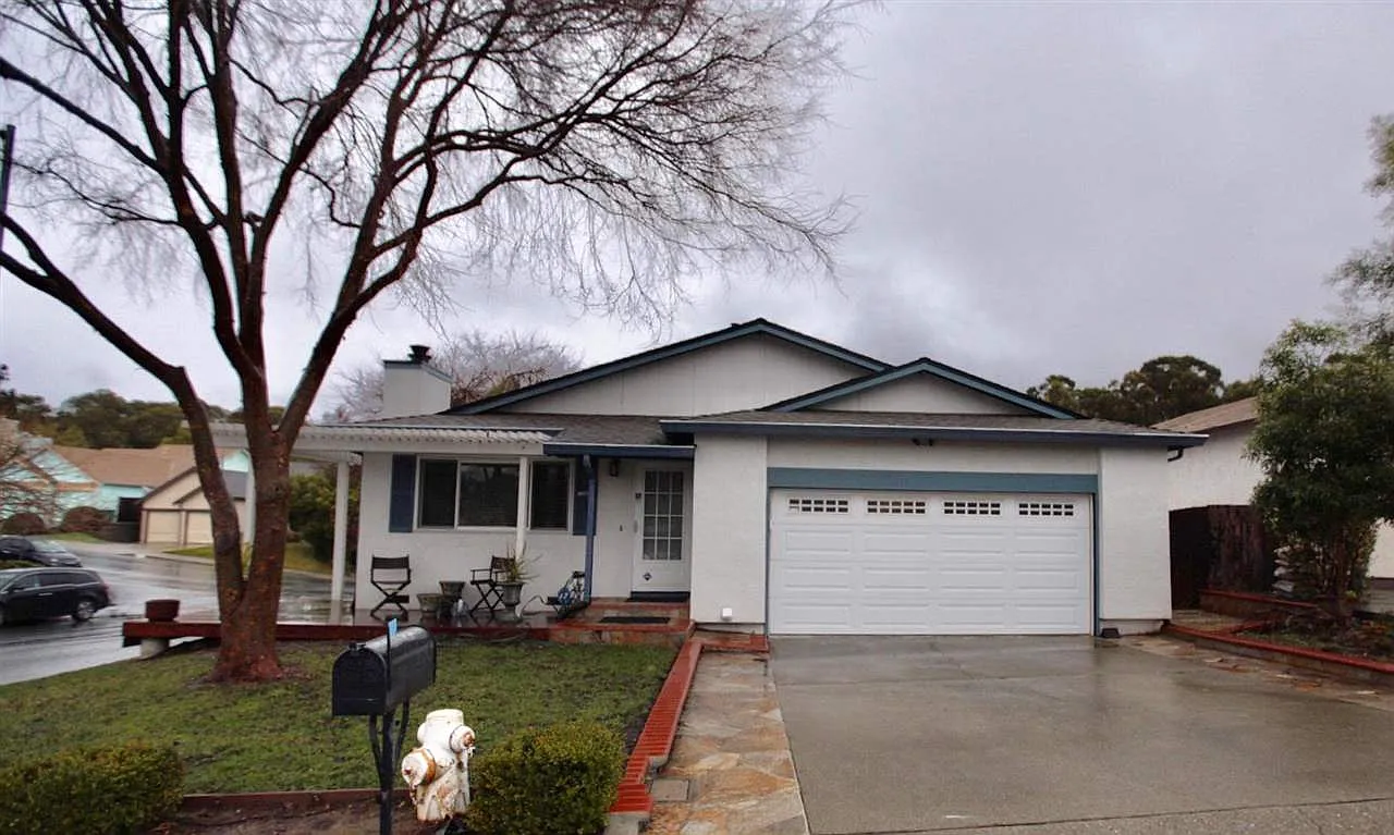 23200 Lori Way photo 1