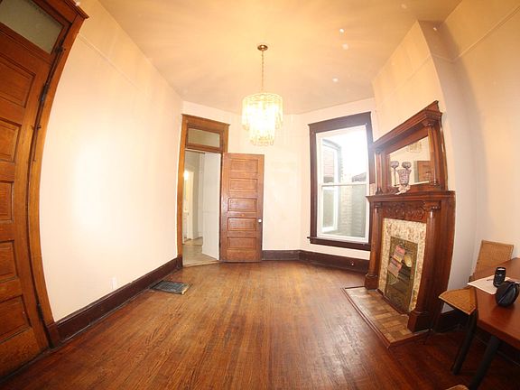 5th image of 2333 S Lawndale Ave #2