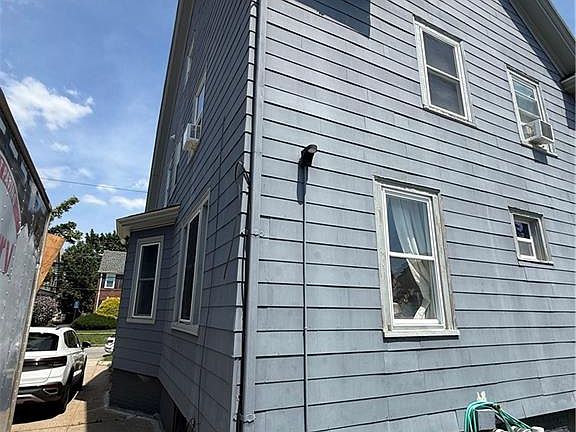 5th image of 272 Washington Ave