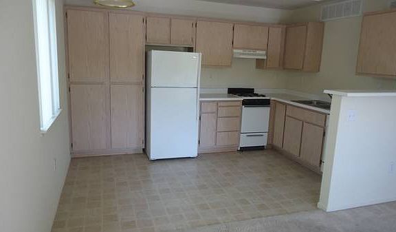 3rd image of 6000 S Land Park Dr APT 256