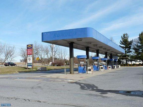 4th image of 2268 New Holland Pike