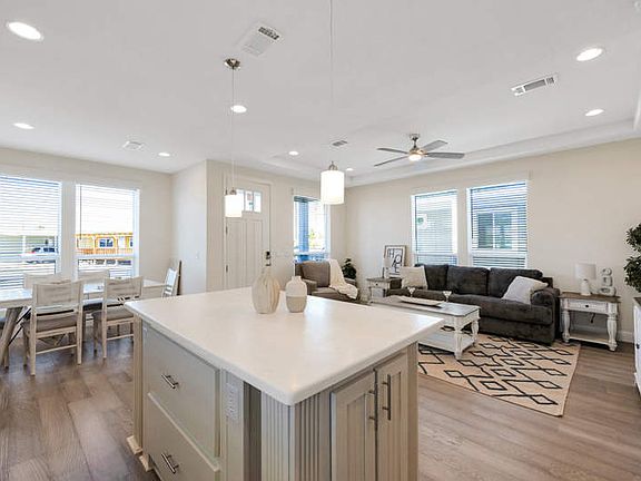 5th image of 2727 E University Dr #141