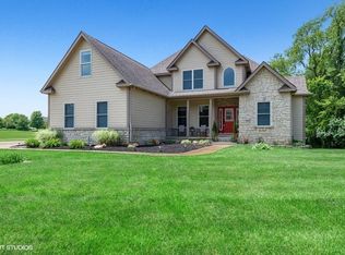 640 Gainesway Cir, Valparaiso, IN 46385