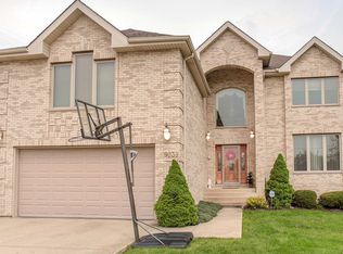 9039 Knight Ave, Des Plaines, IL