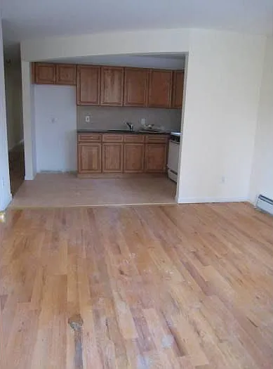 3 bed, $1,800 — Photo 2