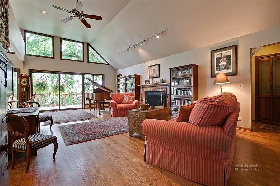 2nd image of 6744 W Lakeridge Ct