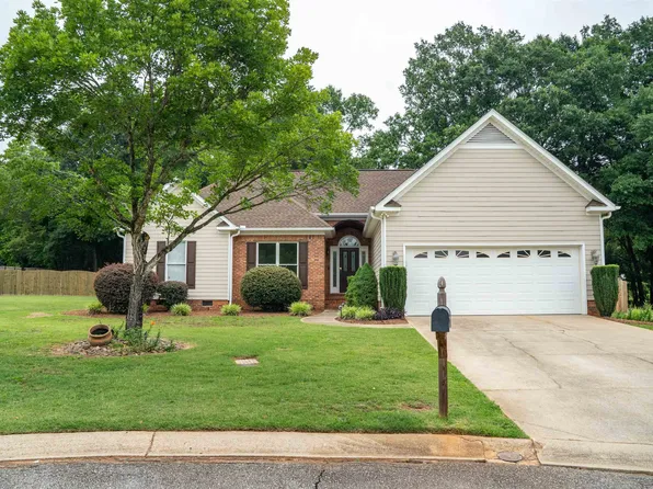 11 Churchfield Ct, Greer, SC 29651