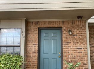 842 W Collins St, Denton, TX 76201
