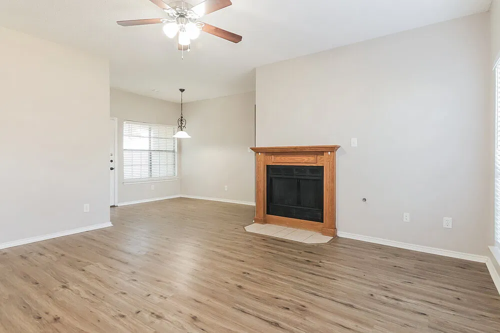 3 bed, 2.0 bath, 1195 sqft, $1,785 — Photo 4