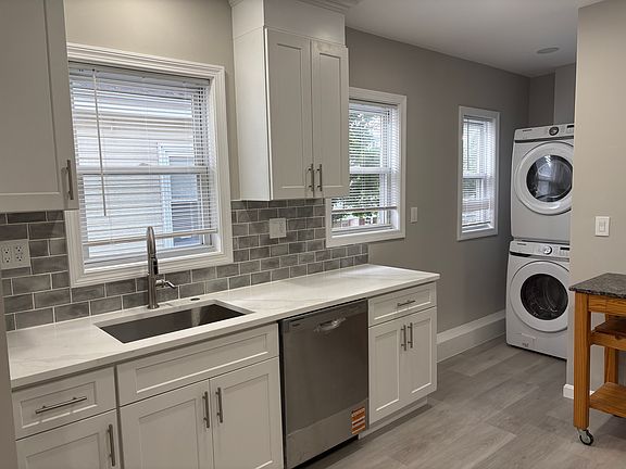 2nd image of 186-188 Sheridan Ave #2