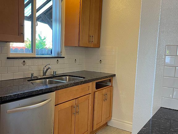 3rd image of 12421 Grevillea Ave