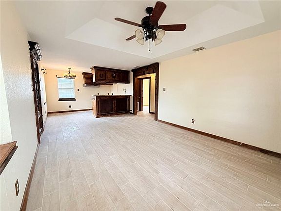 4th image of 615 Citrus Ave