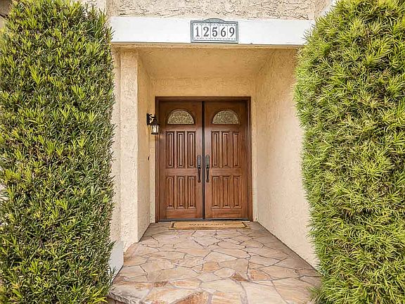 3rd image of 12569 Hillside Dr