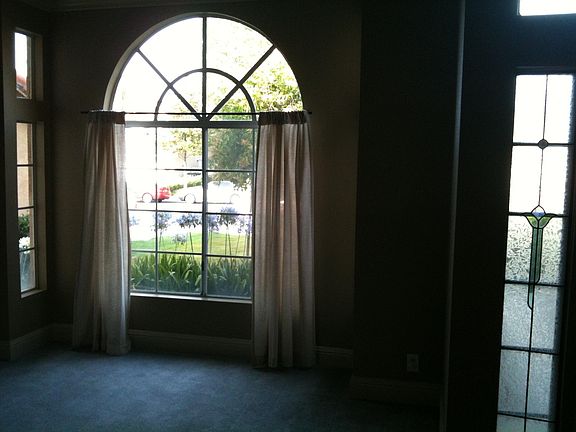 4th image of 27458 Rosebay Ct