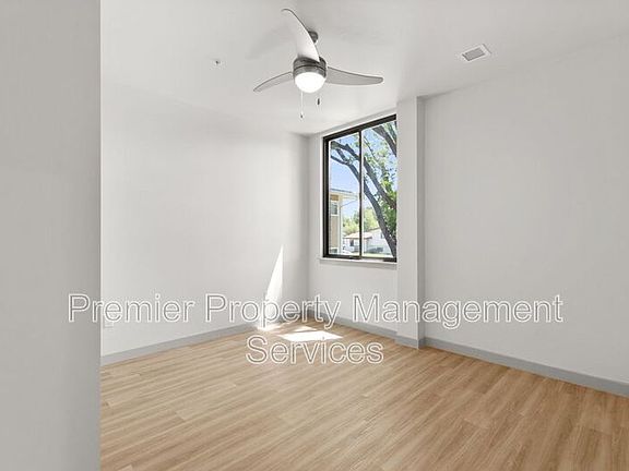 5th image of 1127 Alderson Ave #210
