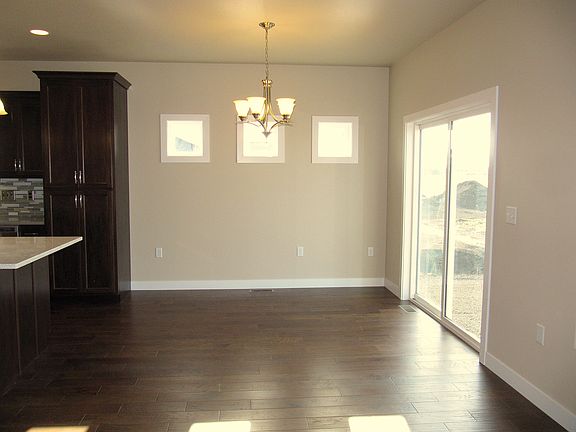 5th image of 1137 26th Ave W