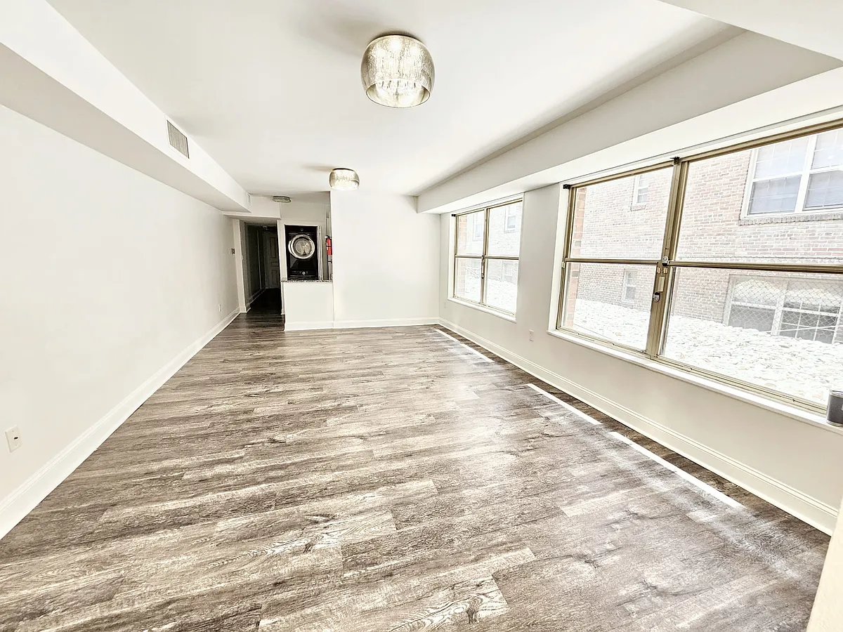 Building Photo - 5431 Connecticut Ave NW #2