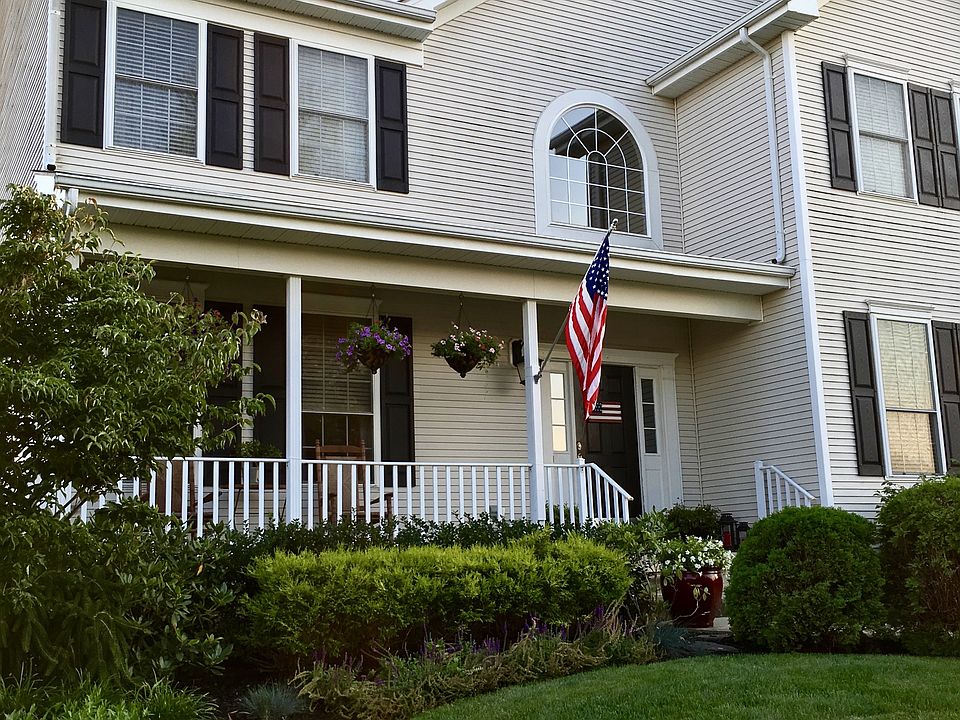 1st image of 313 Dartmouth Way